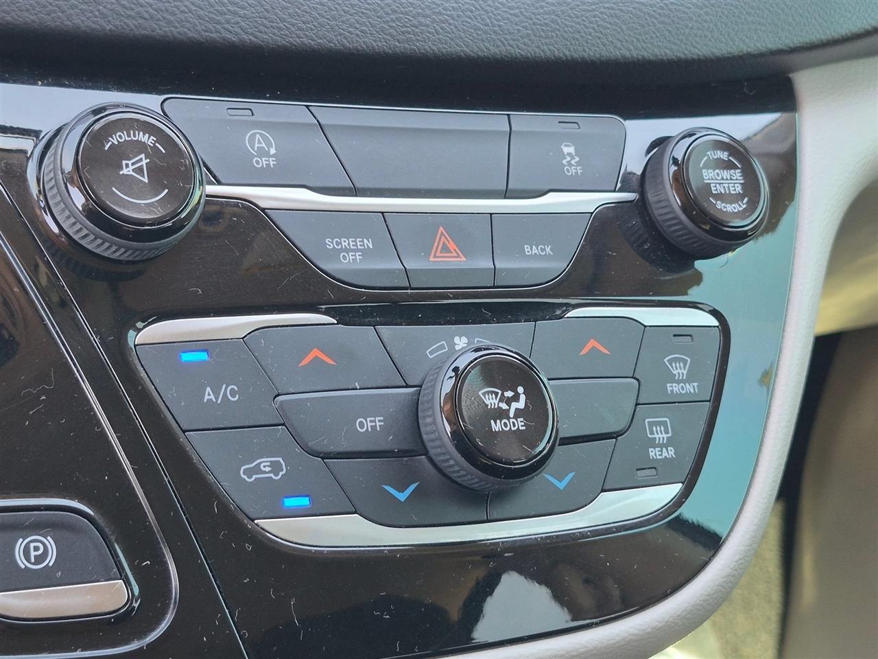 Chrysler Pacifica Touring 2017