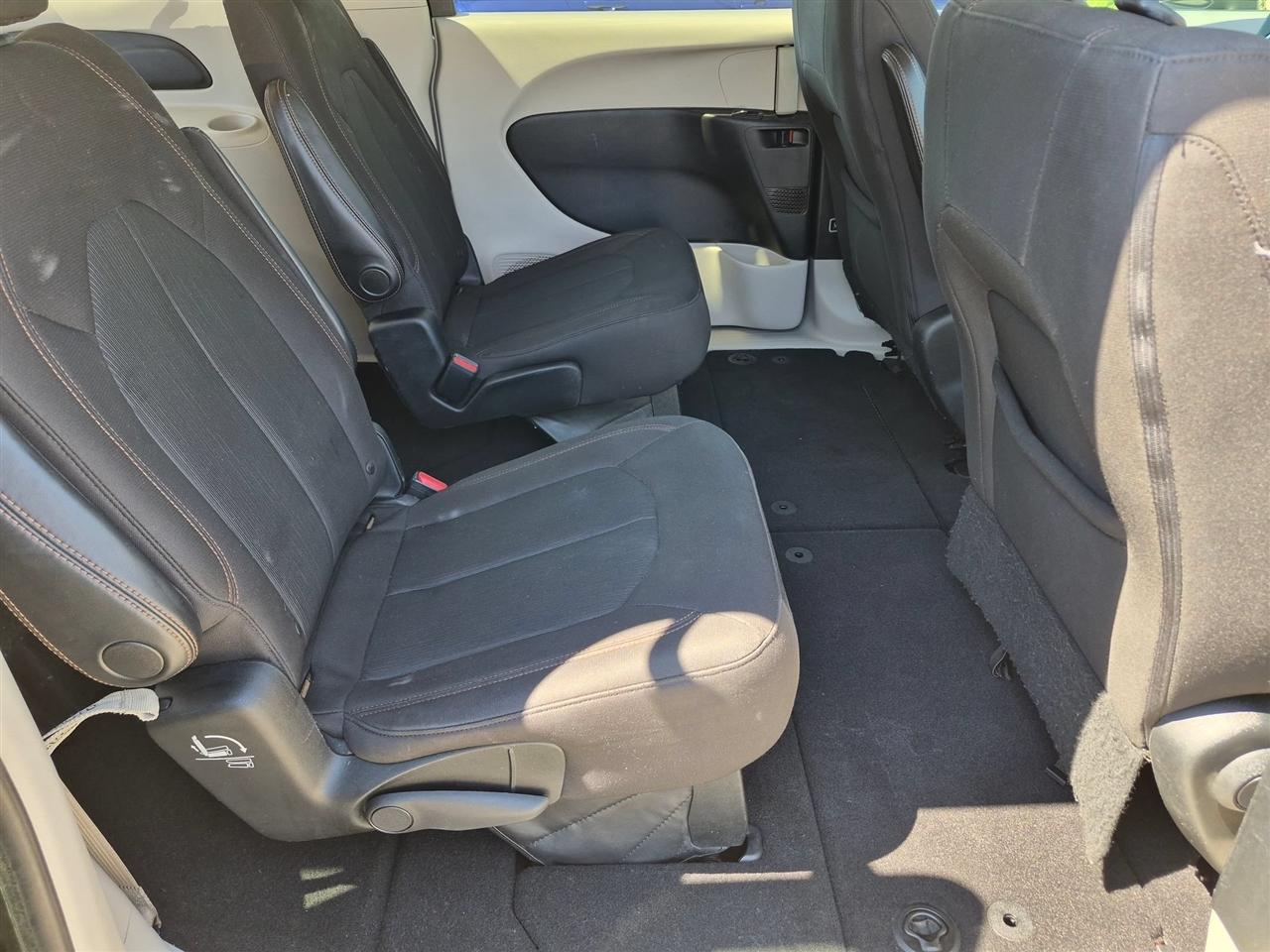 Chrysler Pacifica Touring 2017