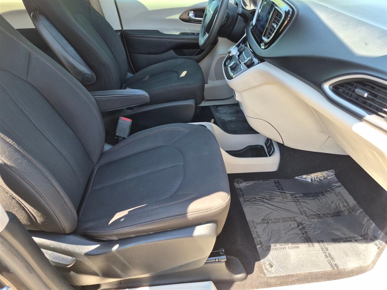Chrysler Pacifica Touring 2017
