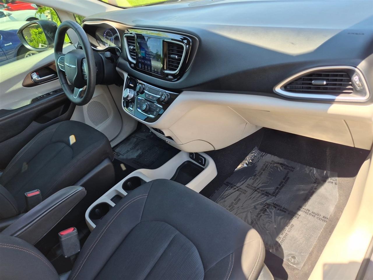 Chrysler Pacifica Touring 2017