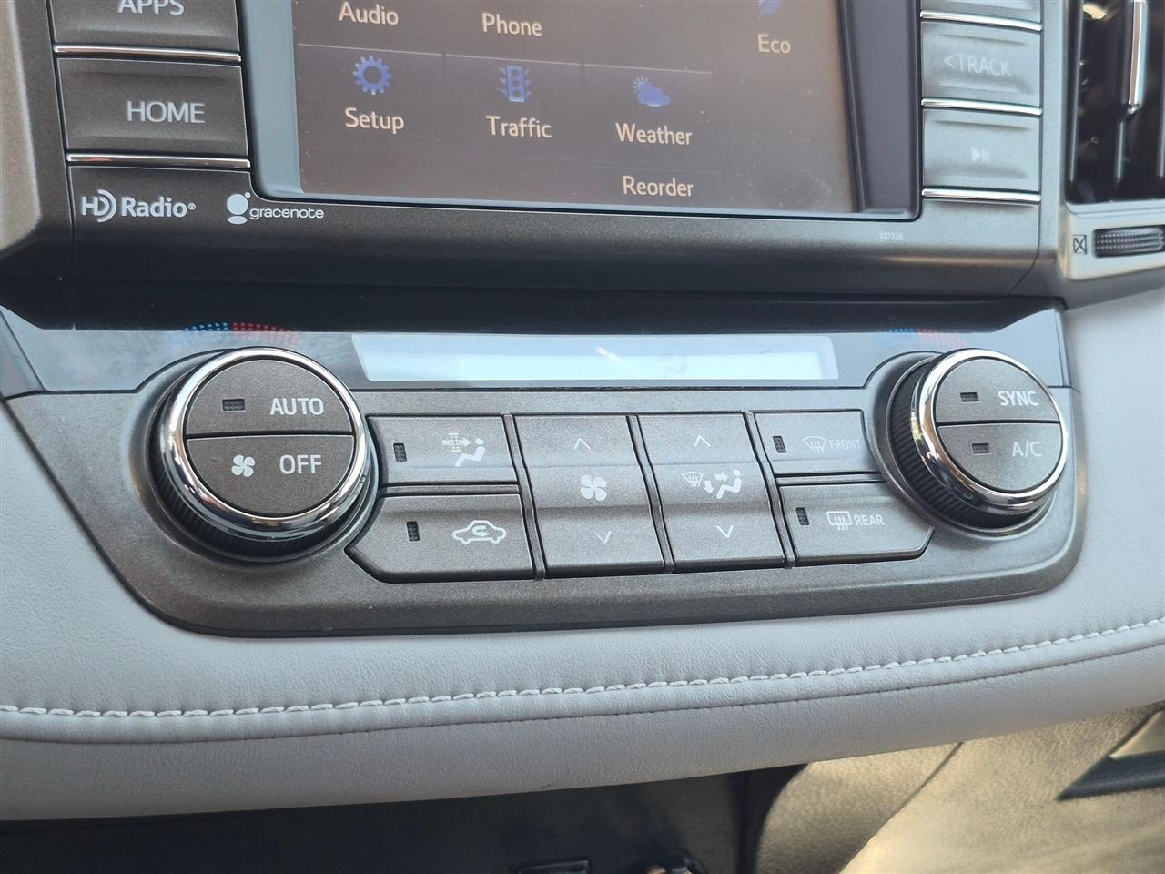 Toyota RAV4 XLE AWD 2015