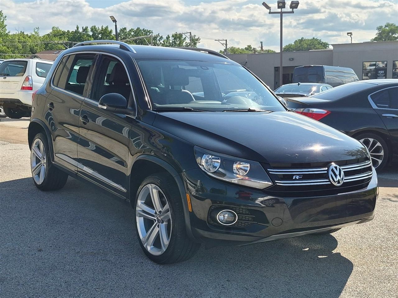 Volkswagen Tiguan SE R-Line Black 4D SUV 4Motion 2016