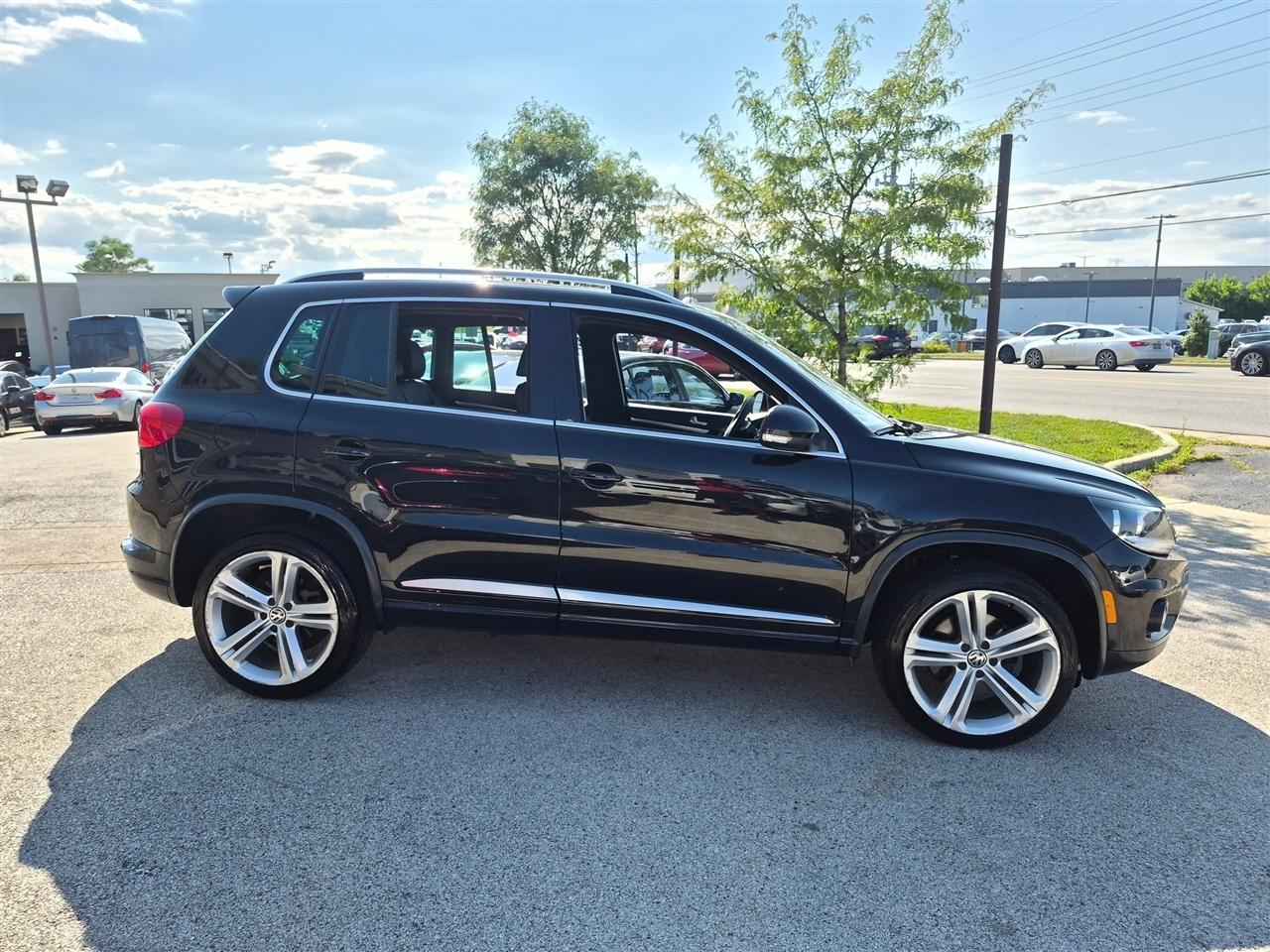 Volkswagen Tiguan SE R-Line Black 4D SUV 4Motion 2016