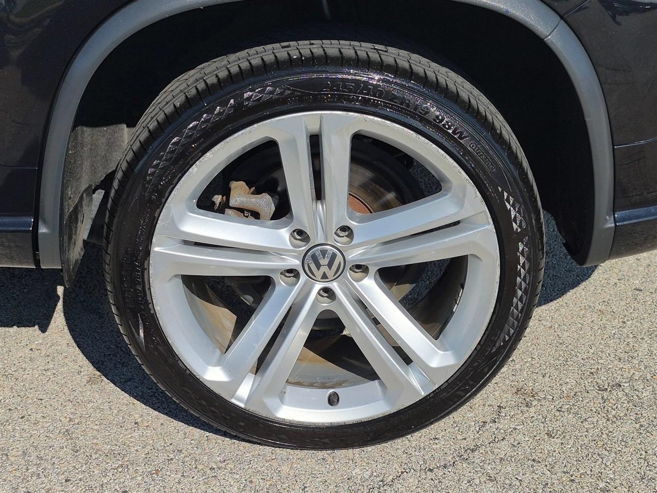 Volkswagen Tiguan SE R-Line Black 4D SUV 4Motion 2016