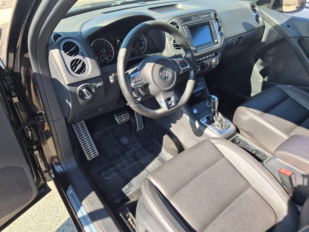 Volkswagen Tiguan SE R-Line Black 4D SUV 4Motion 2016