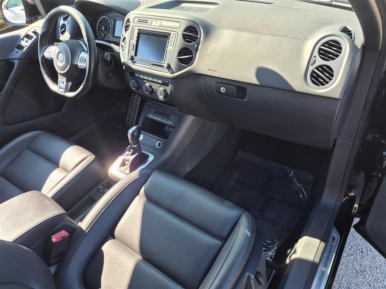 Volkswagen Tiguan SE R-Line Black 4D SUV 4Motion 2016