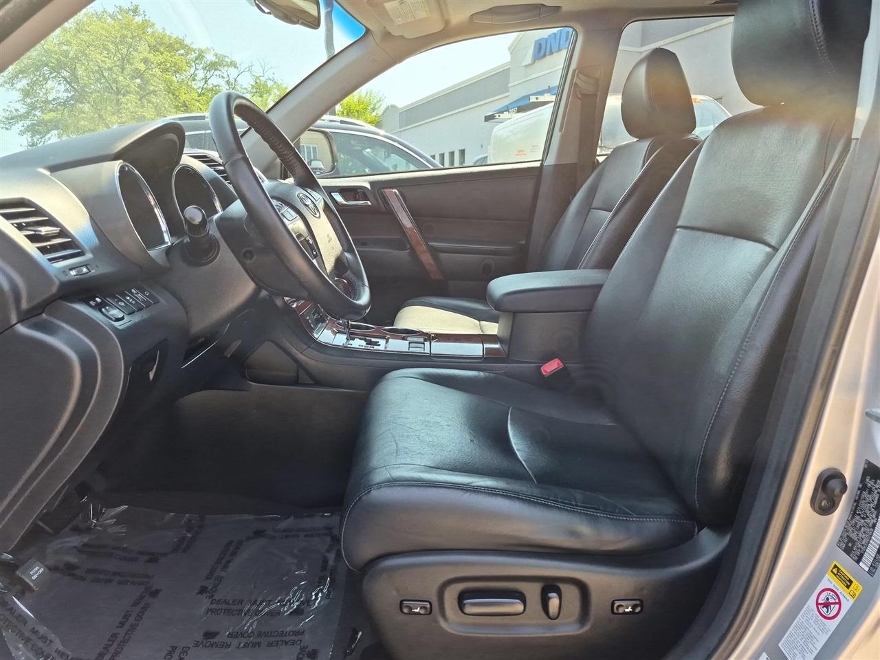 Toyota Highlander Limited AWD V6 2013