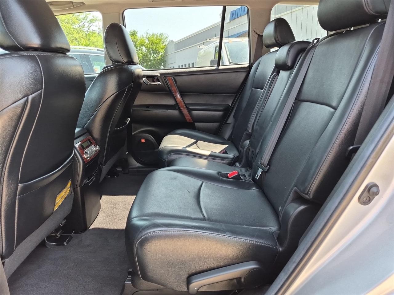 Toyota Highlander Limited AWD V6 2013