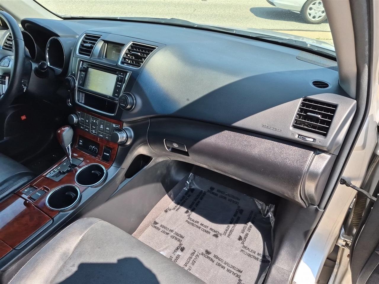 Toyota Highlander Limited AWD V6 2013