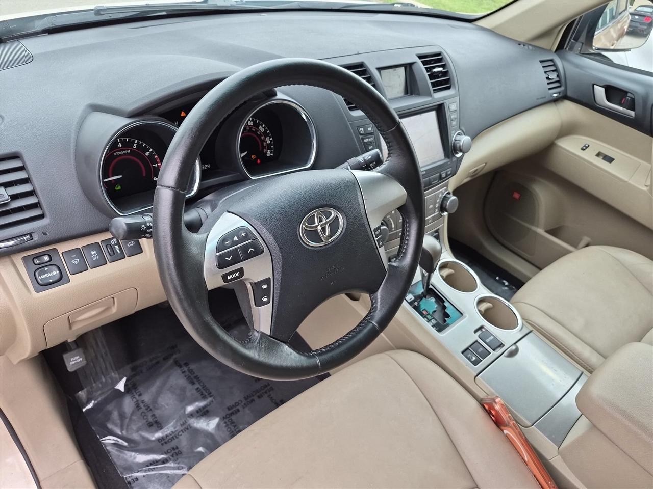 Toyota Highlander Limited AWD V6 2011