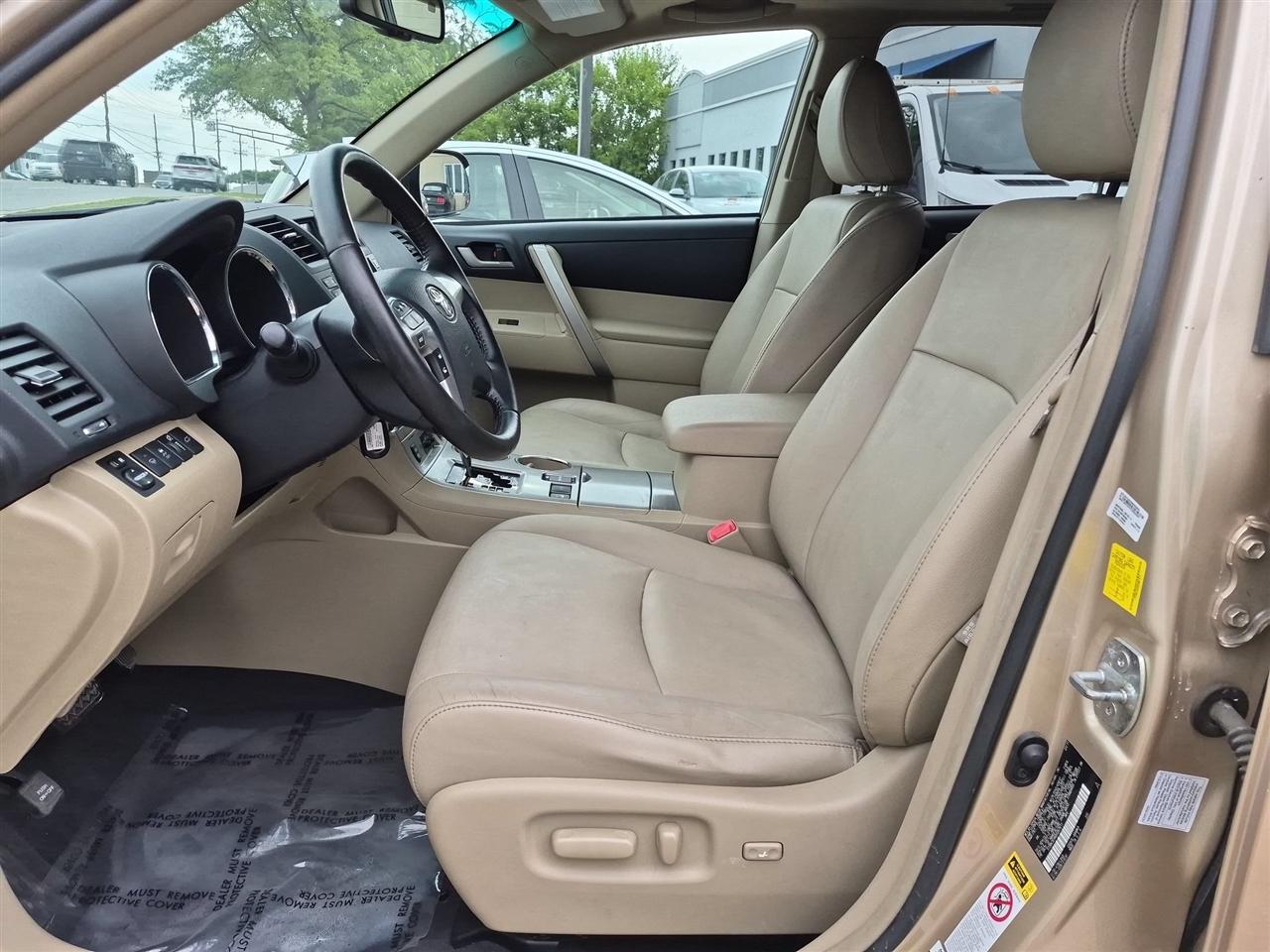 Toyota Highlander Limited AWD V6 2011