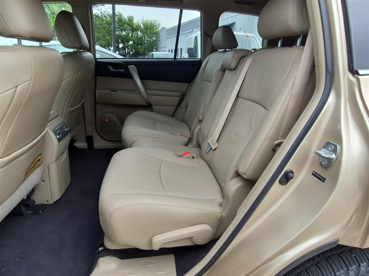 Toyota Highlander Limited AWD V6 2011