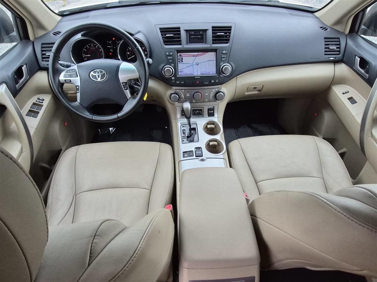 Toyota Highlander Limited AWD V6 2011