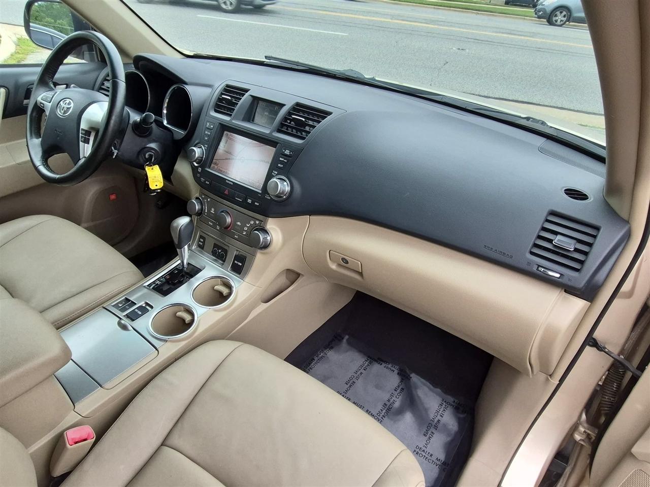 Toyota Highlander Limited AWD V6 2011