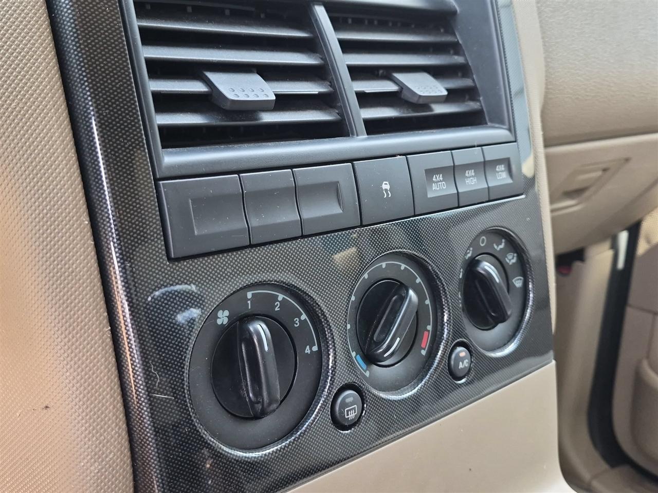 Ford Explorer XLT 4.0L 4WD 2008
