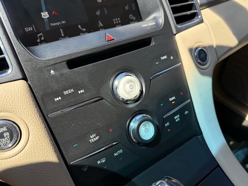 Ford Taurus SEL FWD 2016 Ford Taurus SEL FWD 2016