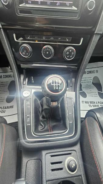 Volkswagen GTI S 6M 4-Door 2015 Volkswagen GTI S 6M 4-Door 2015