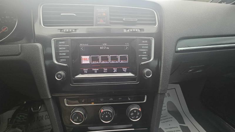 Volkswagen GTI S 6M 4-Door 2015 Volkswagen GTI S 6M 4-Door 2015