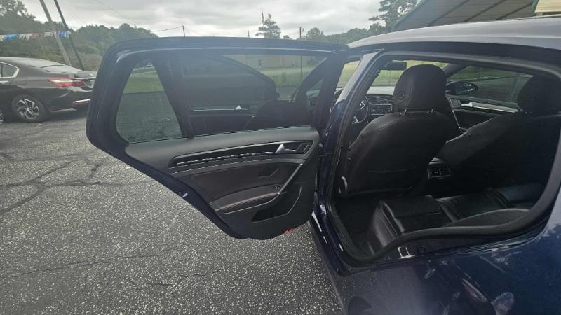 Volkswagen GTI S 6M 4-Door 2015 Volkswagen GTI S 6M 4-Door 2015