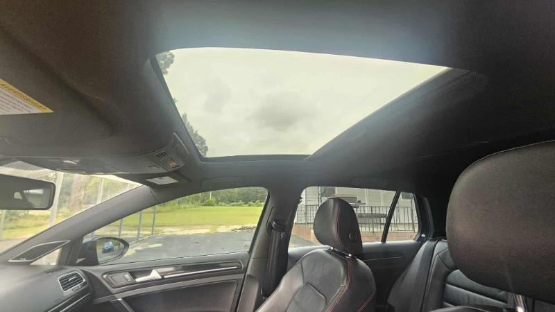 Volkswagen GTI S 6M 4-Door 2015 Volkswagen GTI S 6M 4-Door 2015
