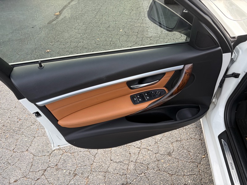 BMW 3-Series 330i Sedan 2018