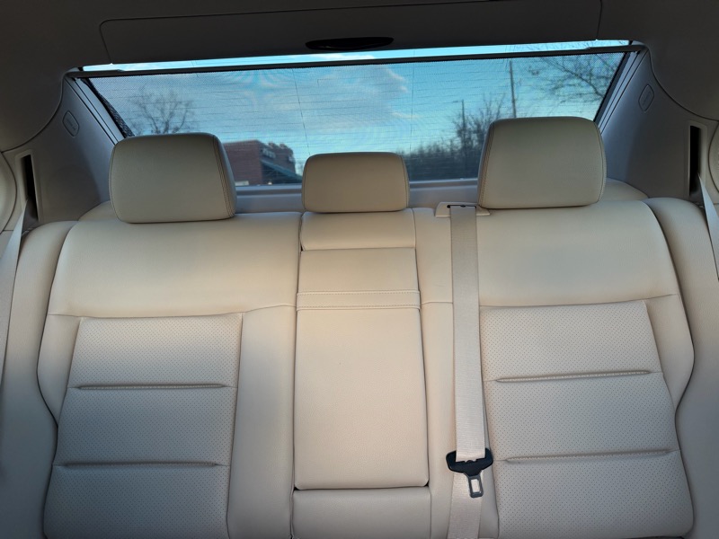 Mercedes-Benz E-Class E350 Luxury Sedan 2015