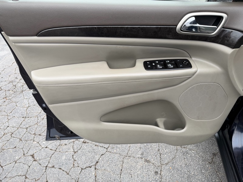 Jeep Grand Cherokee Laredo 4WD 2011