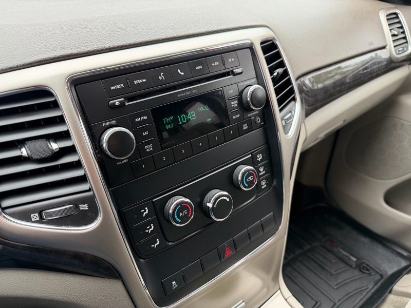 Jeep Grand Cherokee Laredo 4WD 2011