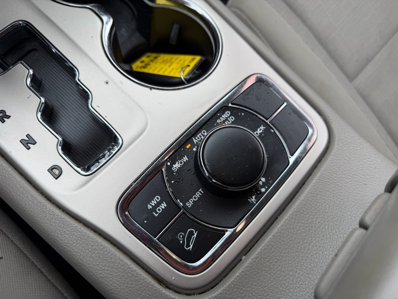 Jeep Grand Cherokee Laredo 4WD 2011