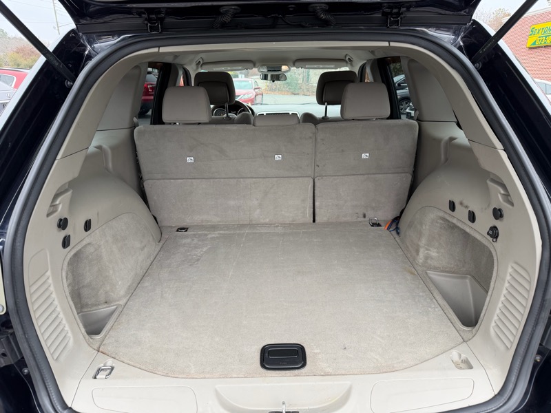 Jeep Grand Cherokee Laredo 4WD 2011