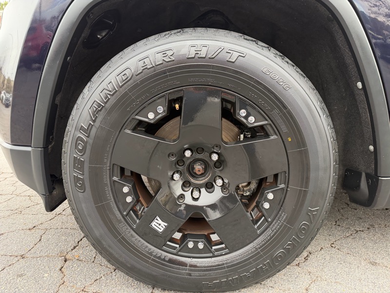 Jeep Grand Cherokee Laredo 4WD 2011