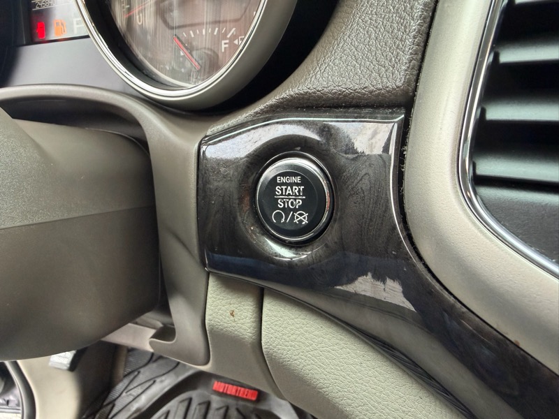 Jeep Grand Cherokee Laredo 4WD 2011