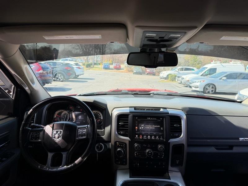 RAM 1500 Big Horn Crew Cab 4WD 2016