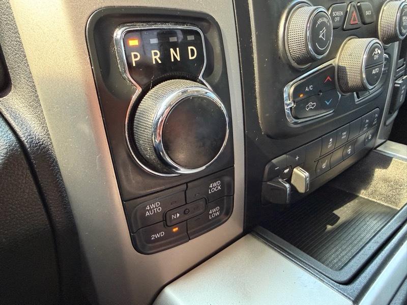 RAM 1500 Big Horn Crew Cab 4WD 2016