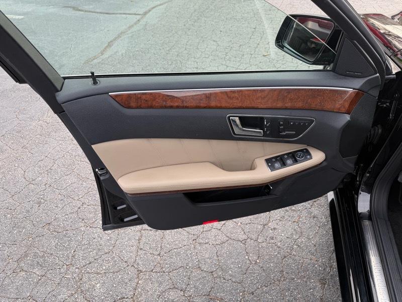 Mercedes-Benz E-Class E350 Sedan 2011