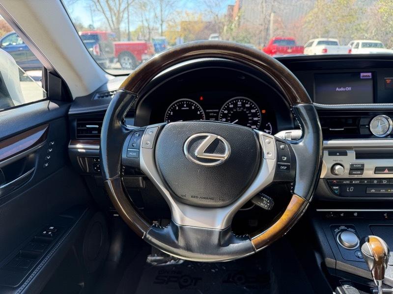 Lexus ES 350 Sedan 2013