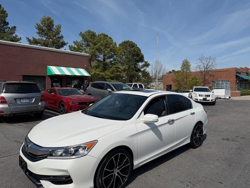 Honda Accord EX-L Sedan CVT w/ Honda Sensing 2017