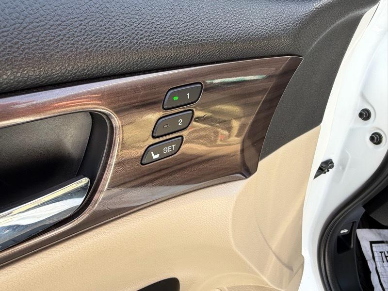 Honda Accord EX-L Sedan CVT w/ Honda Sensing 2017