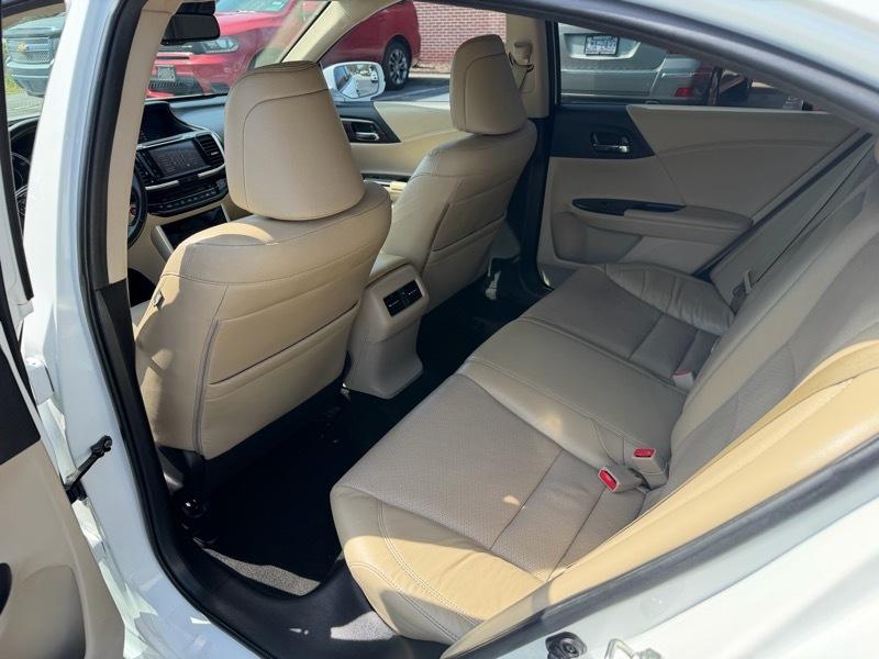 Honda Accord EX-L Sedan CVT w/ Honda Sensing 2017