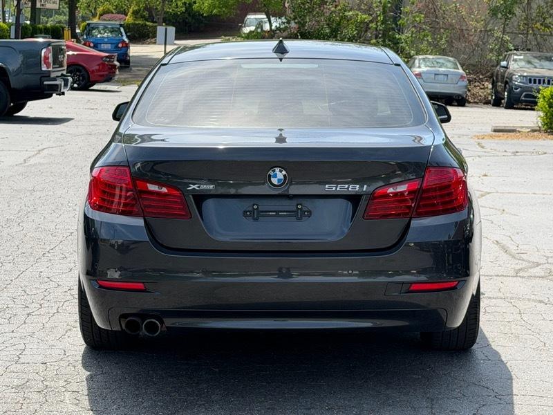 BMW 5-Series 528i xDrive 2016