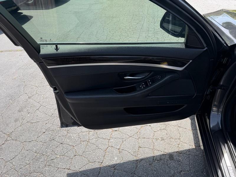 BMW 5-Series 528i xDrive 2016