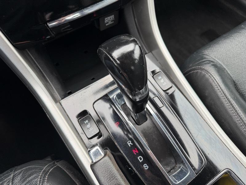 Honda Accord EX-L Sedan V6 6-Spd AT 2016