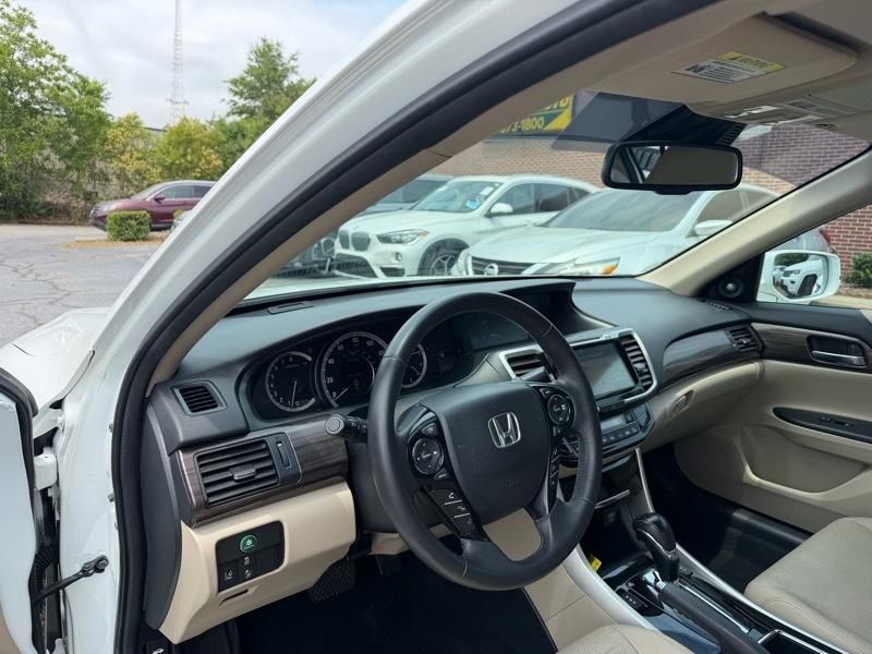 Honda Accord EX-L Sedan V6 CVT w/ Honda Sensing 6-Spd AT 2016