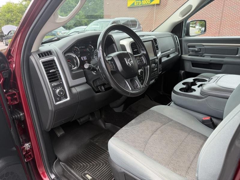 RAM 1500 Big Horn Crew Cab 4WD 2017