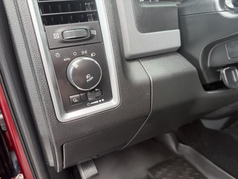 RAM 1500 Big Horn Crew Cab 4WD 2017