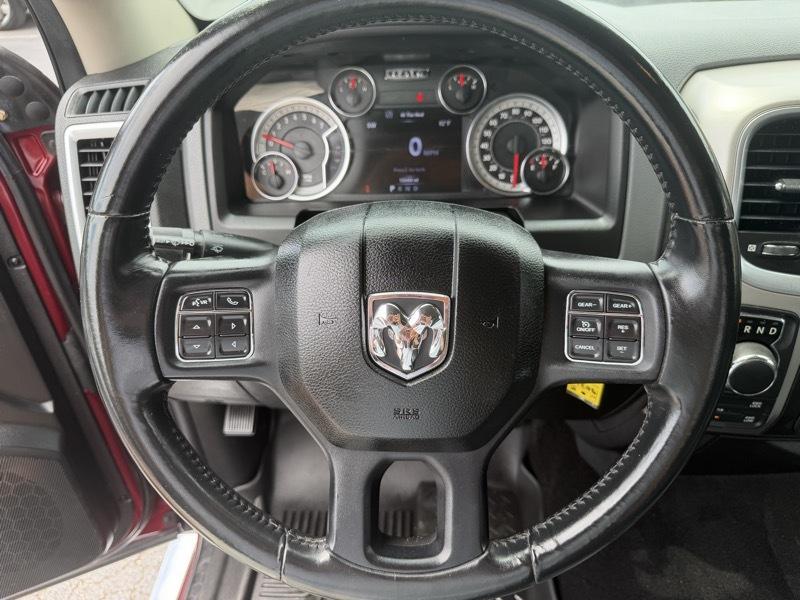 RAM 1500 Big Horn Crew Cab 4WD 2017