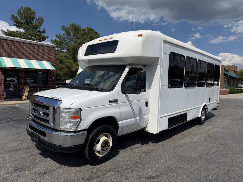 Ford E-Series Cutaway E-450 DRW 158" WB 2017