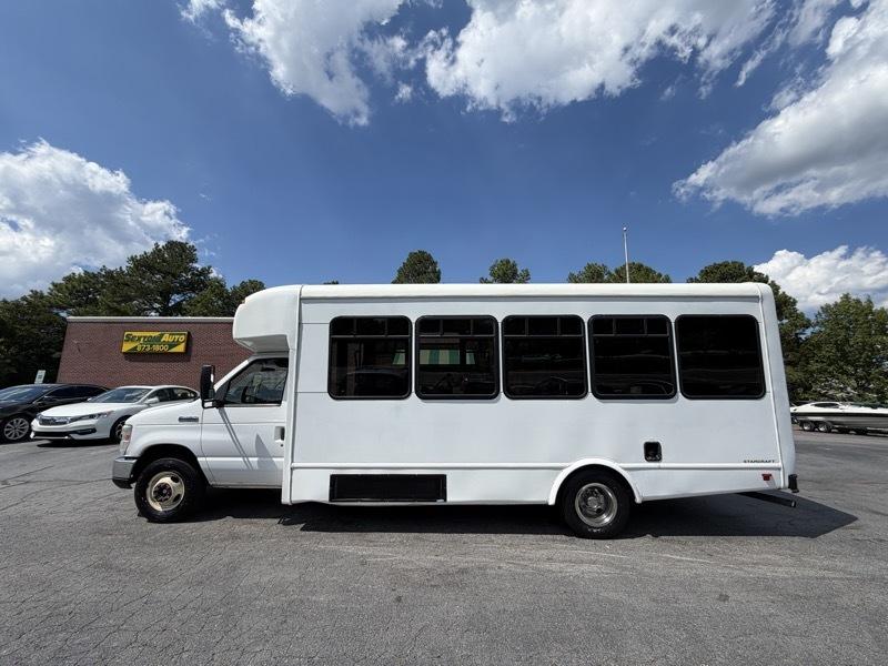 Ford E-Series Cutaway E-450 DRW 158" WB 2017