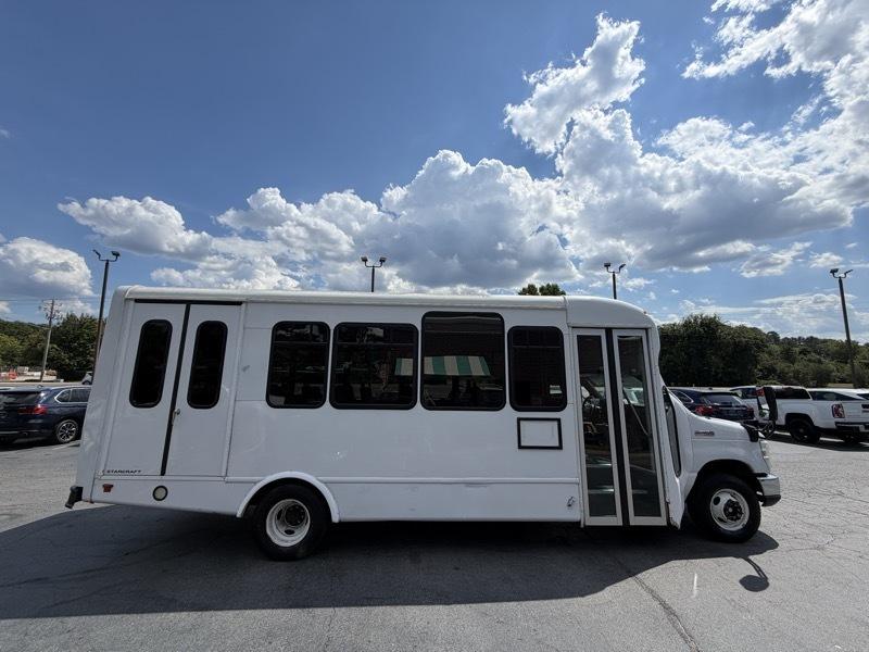 Ford E-Series Cutaway E-450 DRW 158" WB 2017