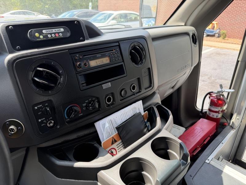 Ford E-Series Cutaway E-450 DRW 158" WB 2017